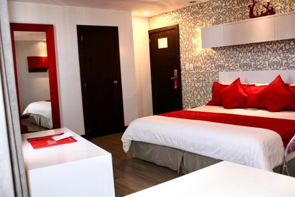 habitacion-roja2-rionehotel78B27DCB-F85B-A6F3-E1DA-54E20C61BBEE.jpeg